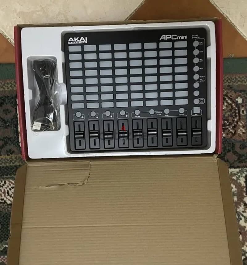 AKAI MINI PROFESSIONAL 1