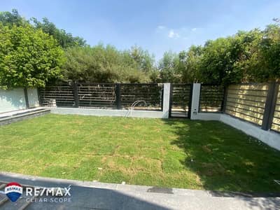 Luxury finished townhouse in Hyde Park next to Mivida, negotiable price for quick rent, open view landscape, ready for viewing