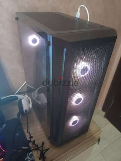 الحق بسرعه كمبيوتر لقطه جاهز للاستخدام بشاشه عليه خصم 4000 جنيه