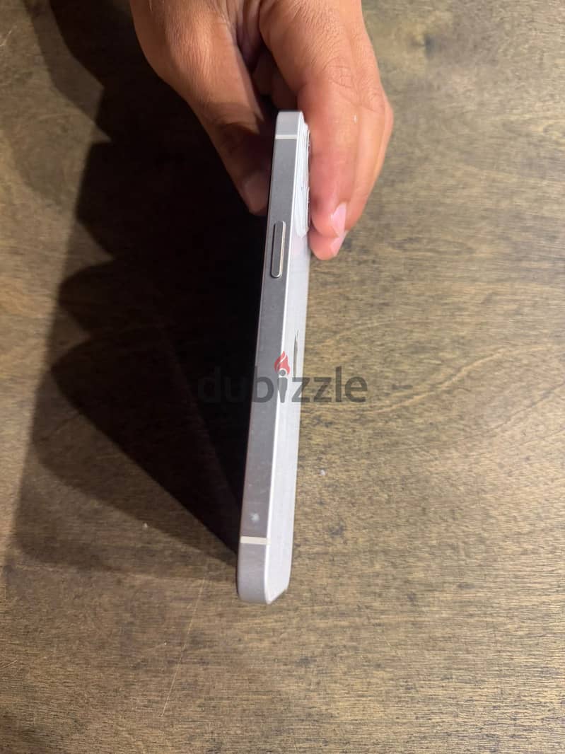 Apple - iPhone 13 5