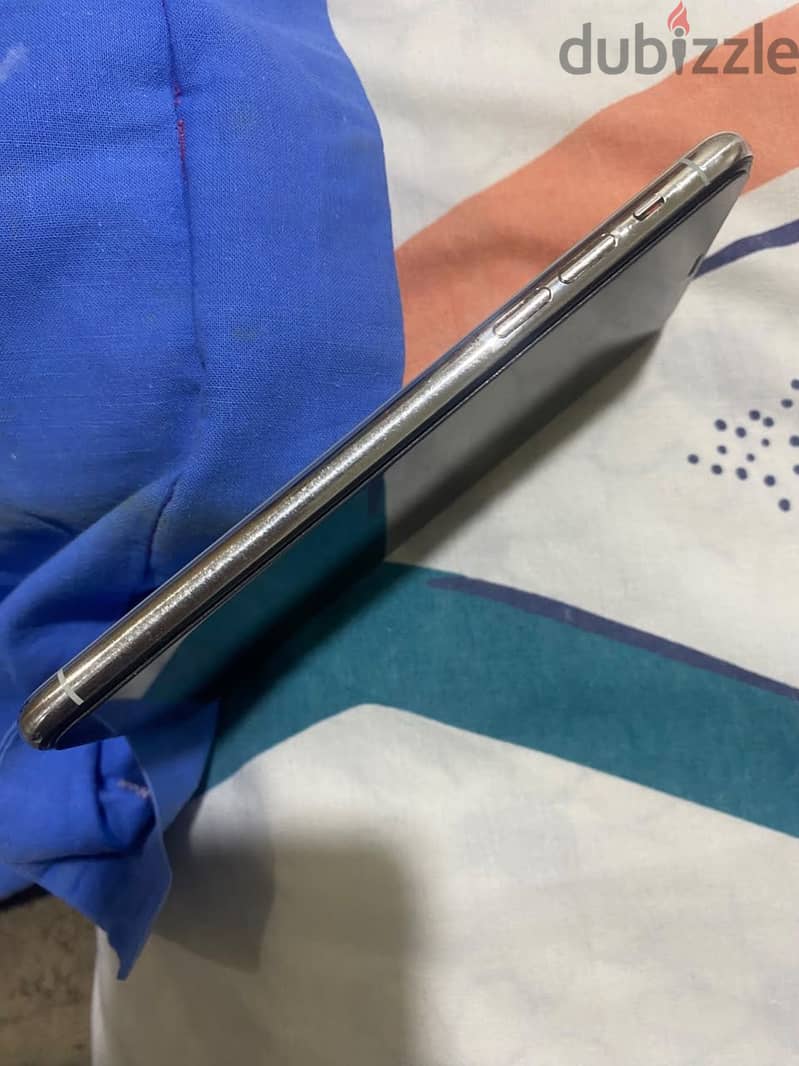 Apple - iPhone 11 Pro Max 1