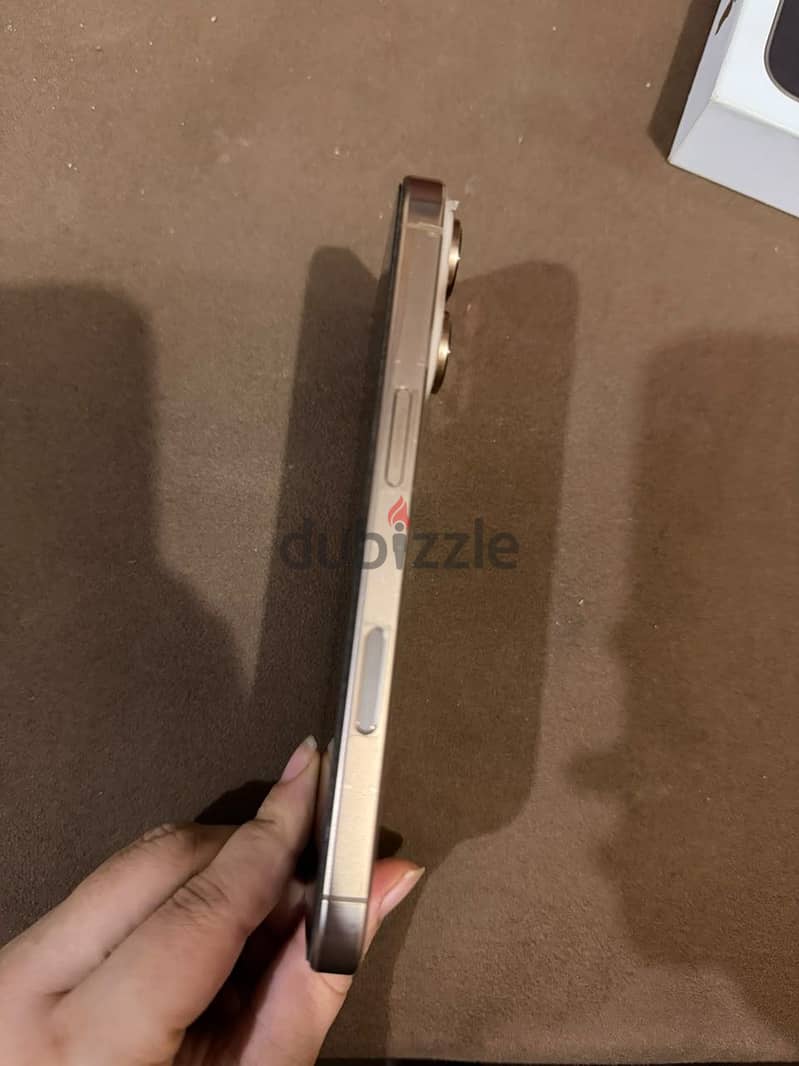 Apple - iPhone 16 Pro 3