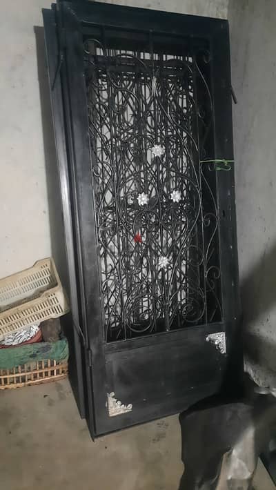 باب حديد حماية محمل وثقيل في المهندسين عرض ٩٠ سم بالحلق
