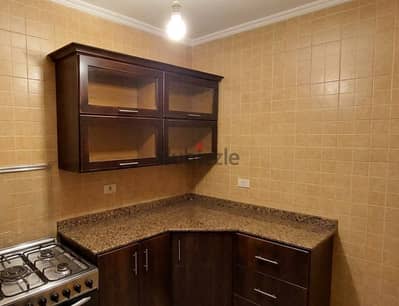 مطبخ خشب طبيعي بالرخامة