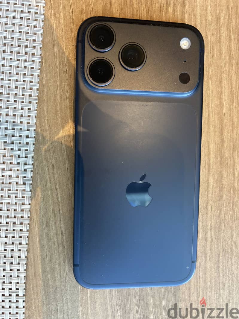 Apple - iPhone 17 Pro Max 1