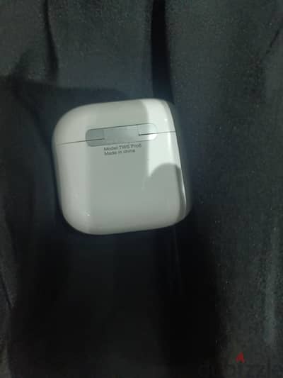 سماعه earbuds للبيع جديده غير مستعمله