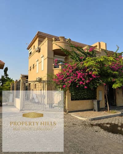 Villa for sale in a prime location in the Golden Square at the old price.
