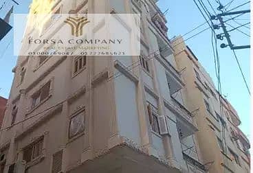 كود339 بيت قديم للبيع ش ابو عبيده بن الجراح من ش الفاتح قريب من النحاس واجهه كبيره