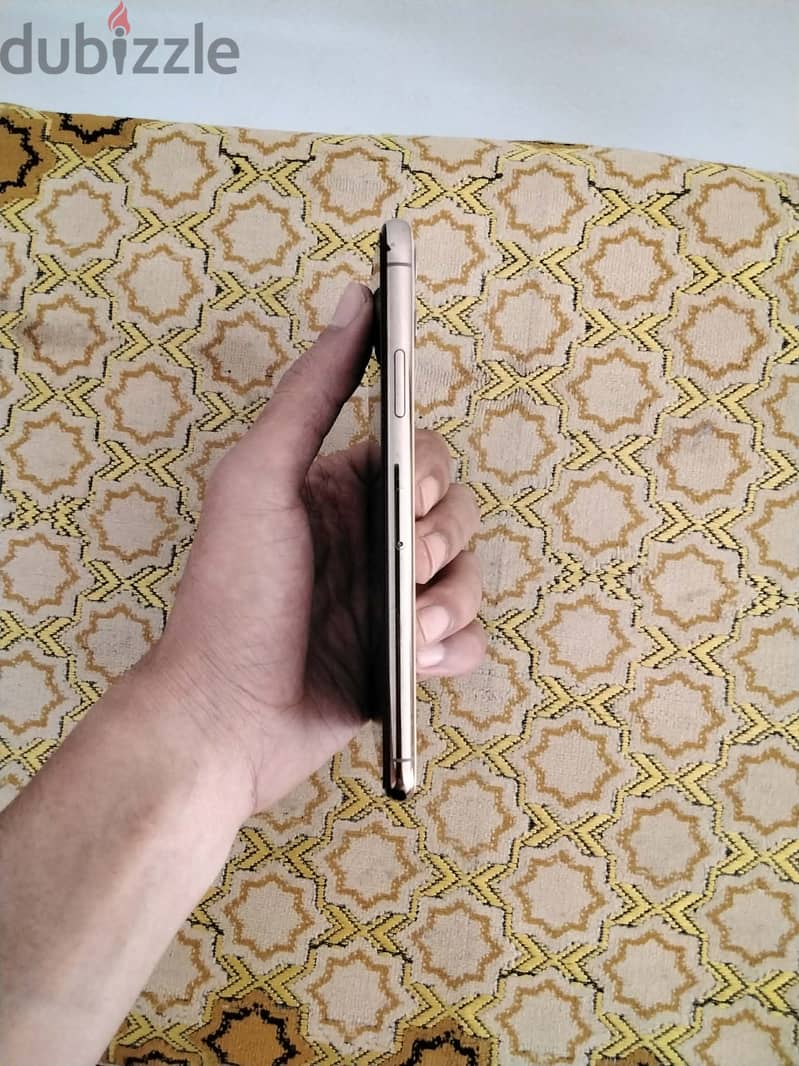 Apple - iPhone 11 Pro Max 1
