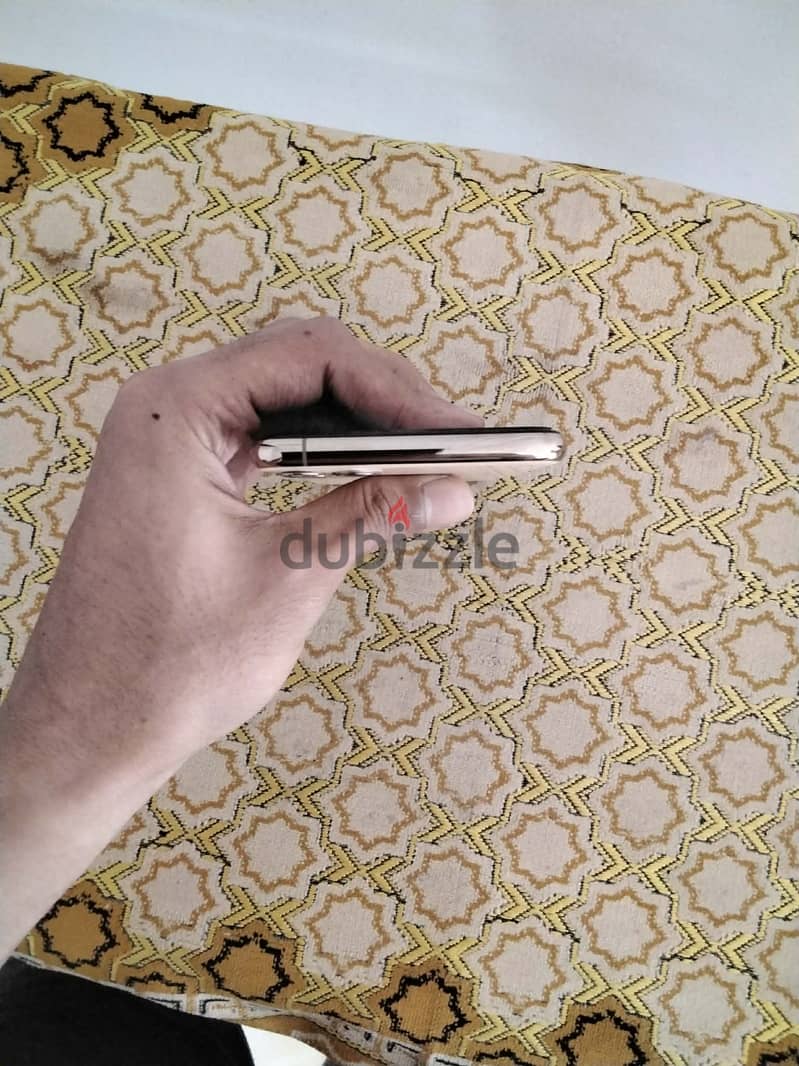 Apple - iPhone 11 Pro Max 4