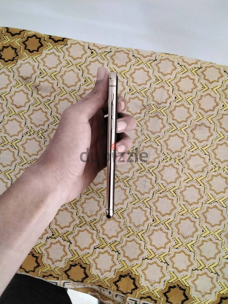 Apple - iPhone 11 Pro Max 6