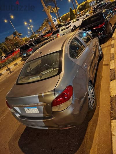 Mitsubishi Attrage 2015
