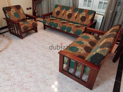 انتريه زان مفكو حلوان كنبه 3 + كنبه 2 + فوتيه يعتبر جديد