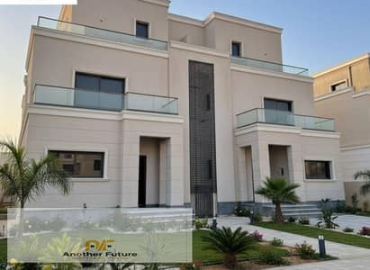Twin house for sale, ready for immediate delivery, in a compound in Sheikh Zayed.