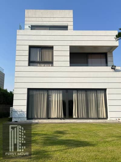 بسعر اللونش فيلا ستاندالون 265م برايم لوكيشن فى الشروق امام المركز العالمى الطبى فى كمبوند ساكن به مراحل عايشة وساكنه بجانب افضل خدمات