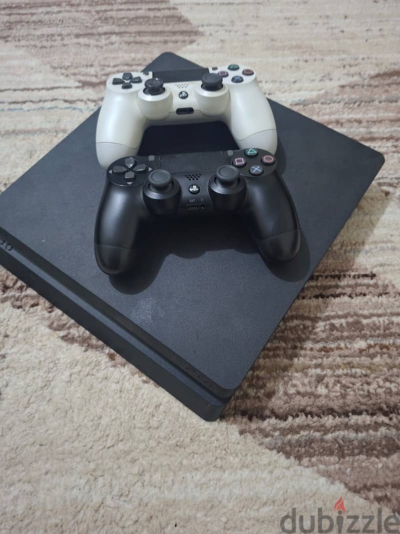 Play station 4 slim 1TB 2