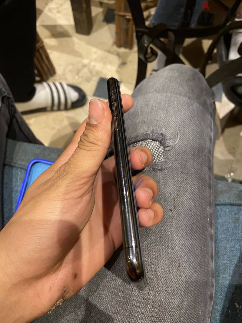 Apple - iPhone 11 Pro 2