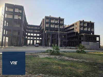  محل 39م + 14م Outdoor أرضي | يصلح مطعم أو كافيه – The Square Mall الشروق استلام 6 اشهر وتسهيلات حتى 42 شهر