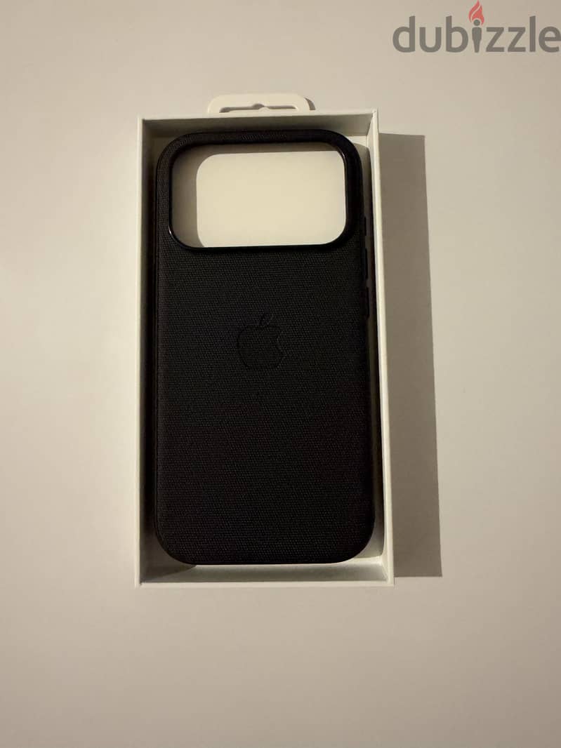 iPhone 17 Pro 2 original techwoven covers like new 1