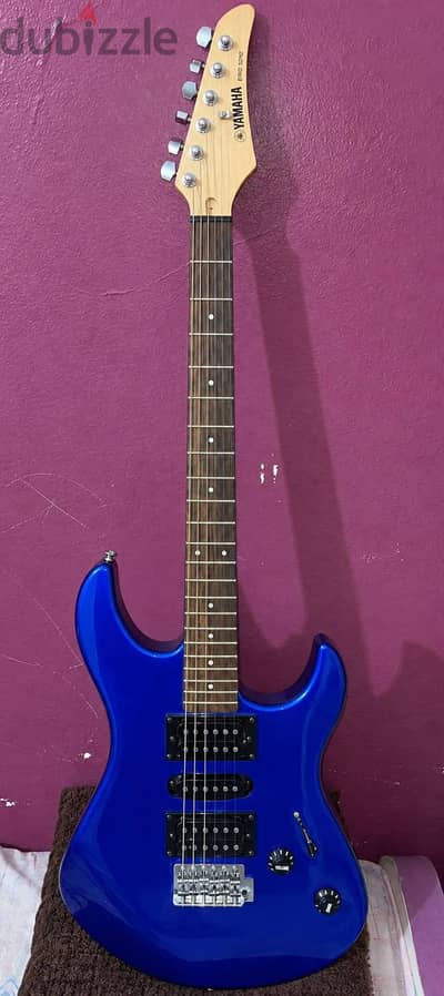 Electric guitar Yamaha erg 121c