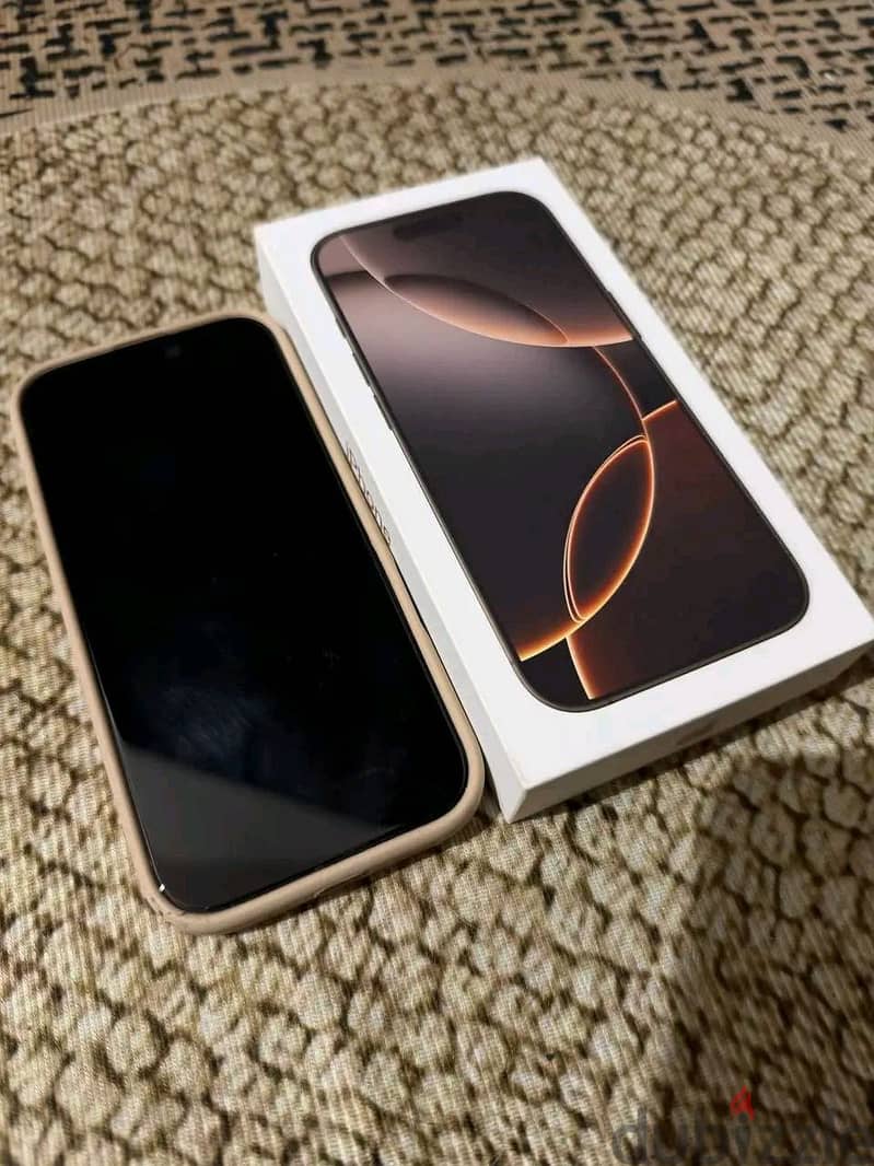 Apple - iPhone 16 Pro 3
