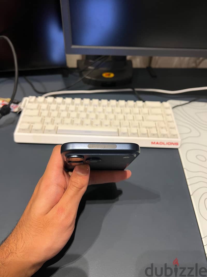 Apple - iPhone 17 Pro Max 1