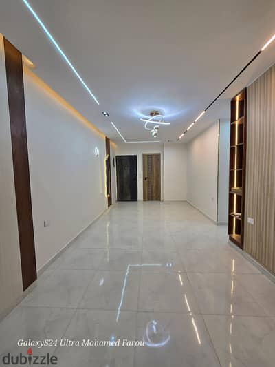 A very distinctive apartment steps to Al-Bawaba Al-Thalitha Street and next to all services a quiet street without shops a distinctive residential site for fans of tranquility and comfort