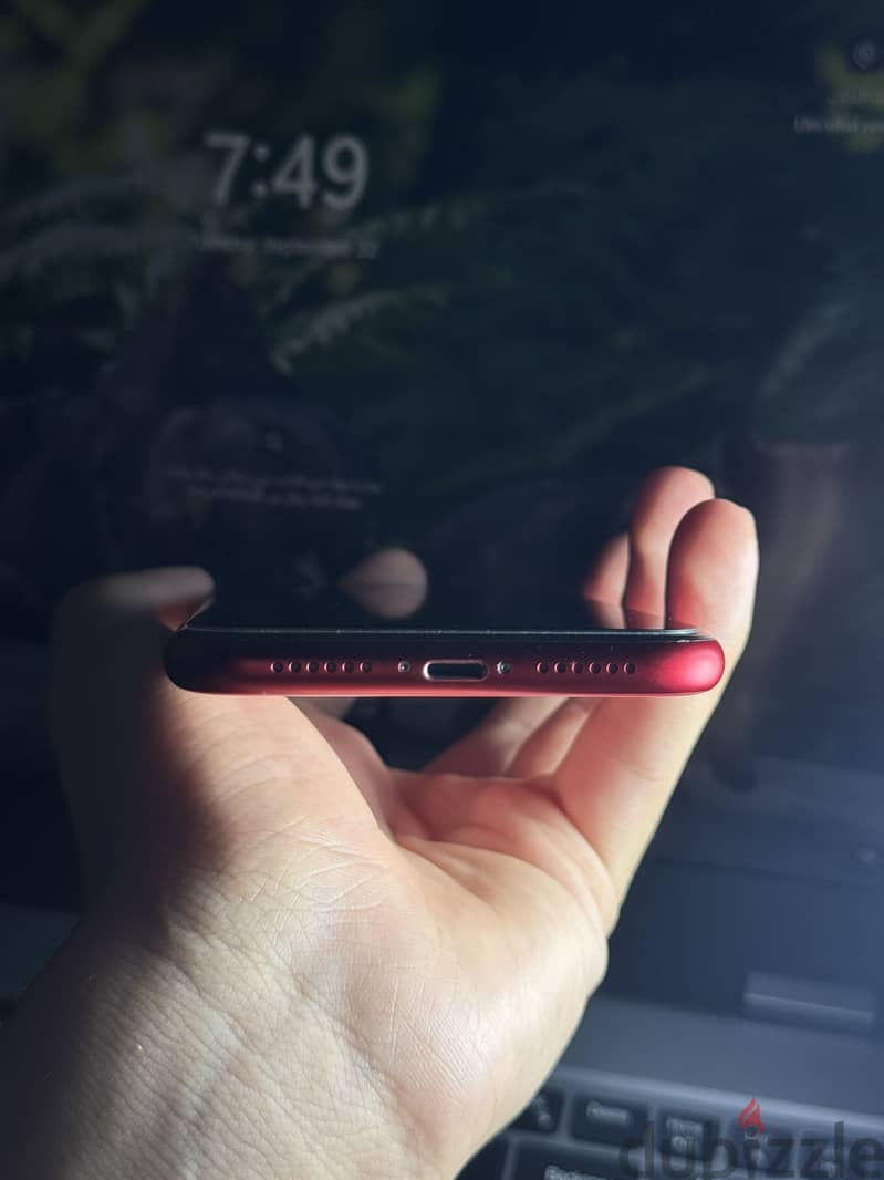 Apple - iPhone 11 7