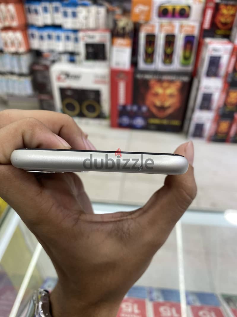 Apple - iPhone 11 2