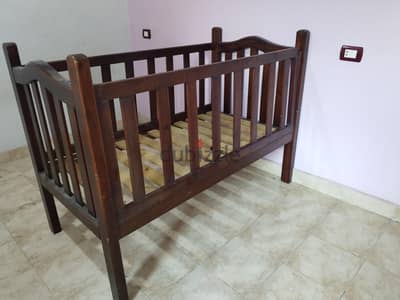 سرير اطفال