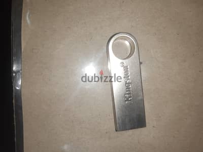 للبيع فلاشه Kingston 64