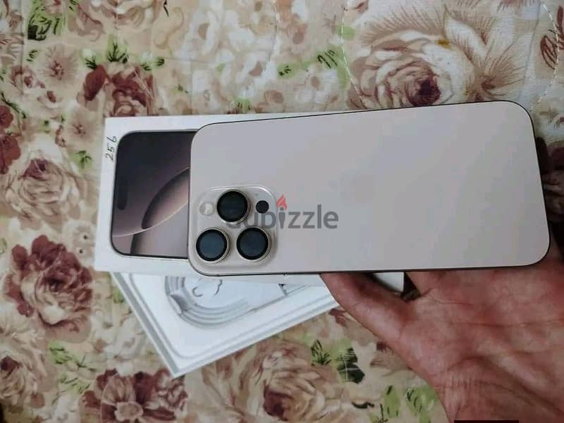 Apple - iPhone 16 Pro 2