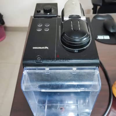 Nespresso Lattissima+ Coffee Machine, Black [F411-ME-BK-NE]