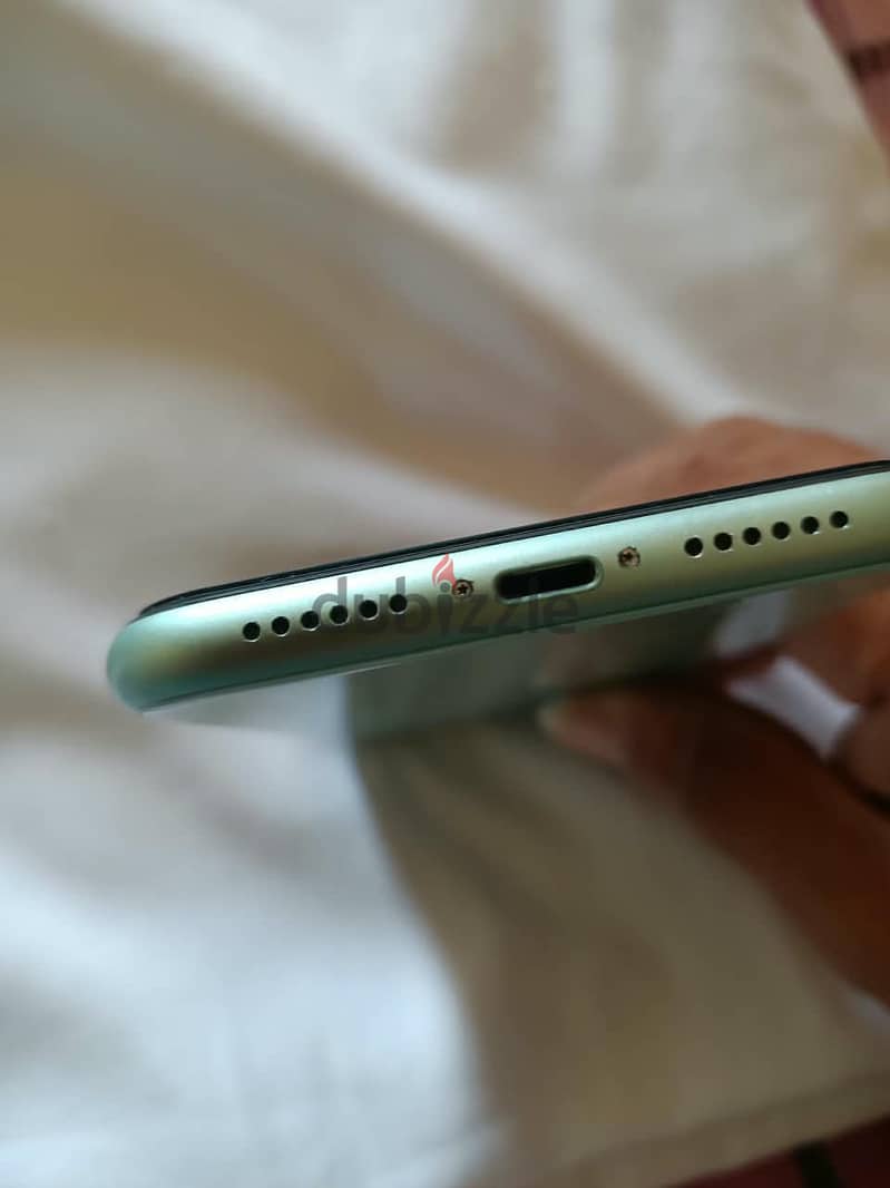 Apple - iPhone 11 4