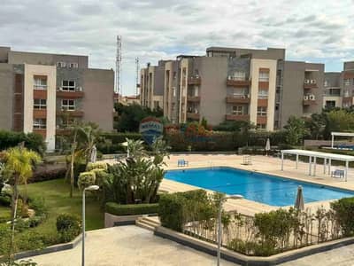شقة ارضي بحديقة بموقع مميز في زايد ريجينسي-بجوارالنادي الاهلي-بعد دقائق من طريق مصر - الإسكندرية الصحراوي