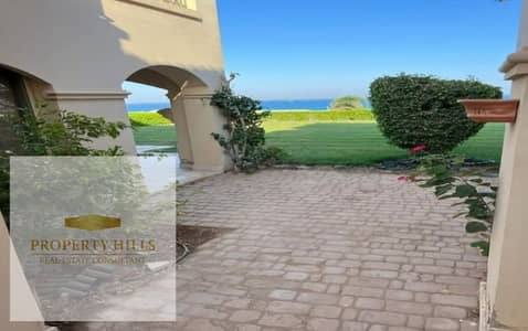 Urgent Sale – Ready-to-move-in Villa with Direct Sea View by La Vista.
