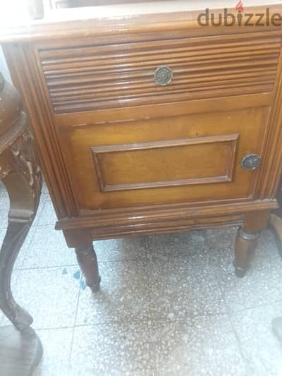 دولاب وتسريحه بوفيه و٢ كومود