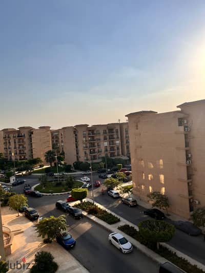 131 sqm apartment for sale in Al Rehab; prime location near Services and the Eastern Market.
