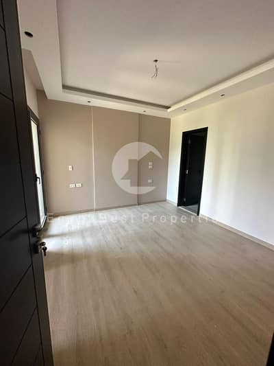 Finished 3-bedroom apartment ready for immediate delivery in the Golden Square area of ​​New Cairo (Tagamoa).