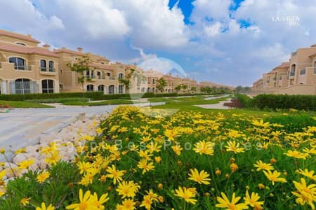 new offer finished townhouse corner ready to move in la vista city with differant payment plan discount 31.5%