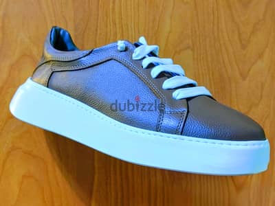 لاڤورو مقاس ٤٣ إيطالي Lavoro Snicker's made in Italy size 43