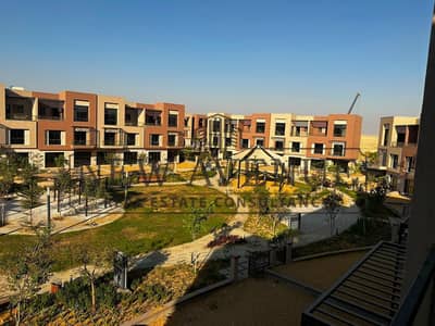 prime location on widest pocket  ready to move townhouse 258 m at Marakez District 5