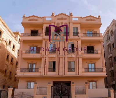 Apartment on Al-Boulevard Axis, just 3 minutes from Dahshur Link, with immediate delivery and flexible payment plans. Prime location next to Mountain