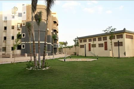 شقه  ناصيه كمبوند سيفورا دور تالت شارع الجامعه الأمريكيه بجوار كمبوند لافيستا ولاميرادا
