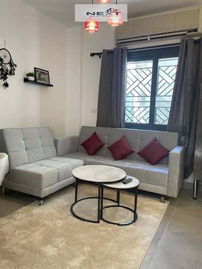 A snapshot studio for rent, furnished, in the most prestigious and distinguished phase of Celia. The area is 50 square meters. It is divided into 1 be