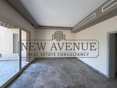 Fully finished biggest Town house Corner Type R10 with garden and Penthouse for rent jn Westridge New Giza