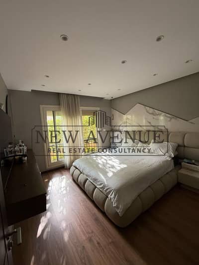 شقة أرضي مفروشة بالكامل مع حديقتين جاهزه للسكن في Stone Residence التجمع الخامس - New Cairo