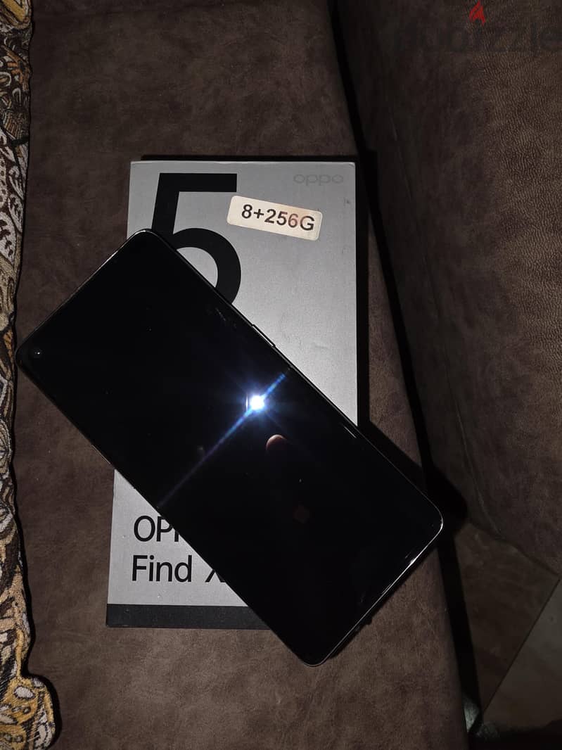 OPPO Find X5 1