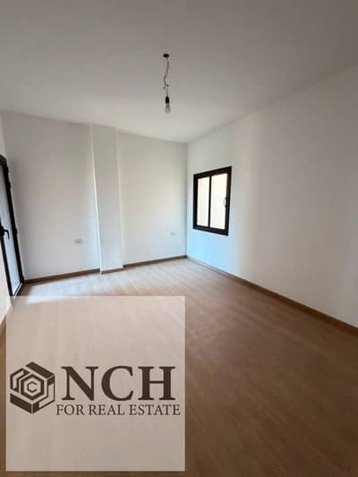 **Penthouse for Rent in Fifth Square | Marakez**  A spacious penthouse for rent in **Fifth Square by Marakez**, offering 167 sqm of indoor space plus
