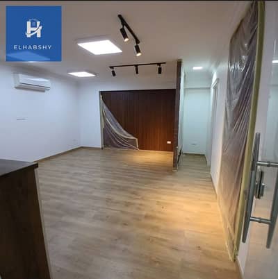 Administrative-licensed office for rent, 250 sqm, on the main Mohie El-Din Abu El-Ezz Street, Mohandessin.